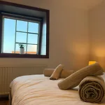 Maison Spacieuse Avec Jardin A Villa *