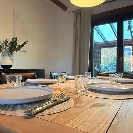 Villa Maison Spacieuse Avec Jardin A